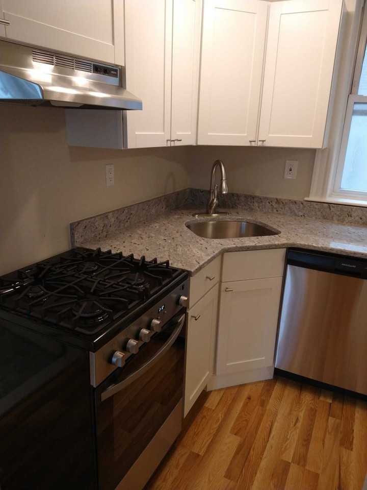 Commonwealth Ave - Photo 2 of 18