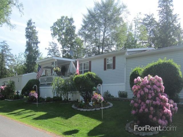 Laurel Woods - Photo 2 of 4