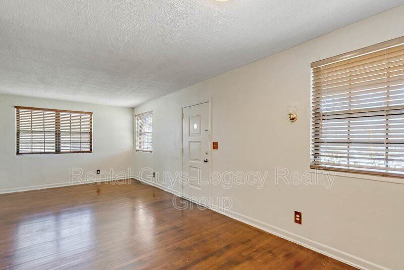 5261 Quan Dr - Photo 6 of 24