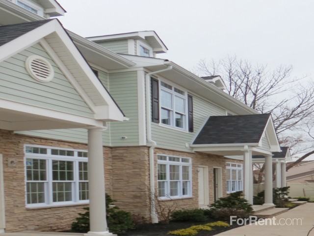 Absolute Properties Woodbridge - Photo 3 of 12