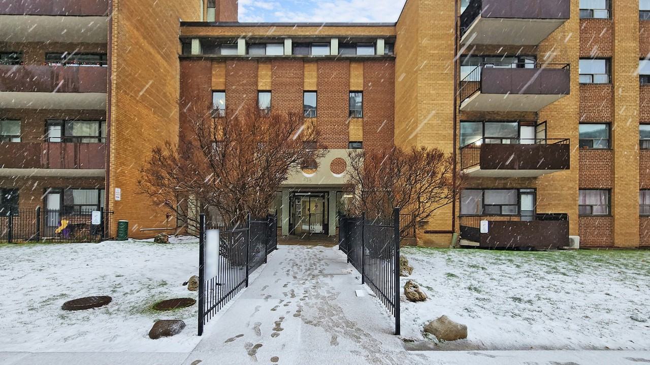 535 The East Mall - Photo 2 of 38