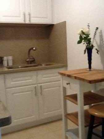 910 S Sunset Ave - Photo 2 of 5