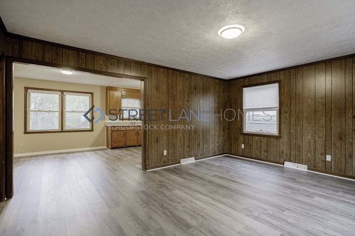 129 Ellison St - Photo 3 of 20