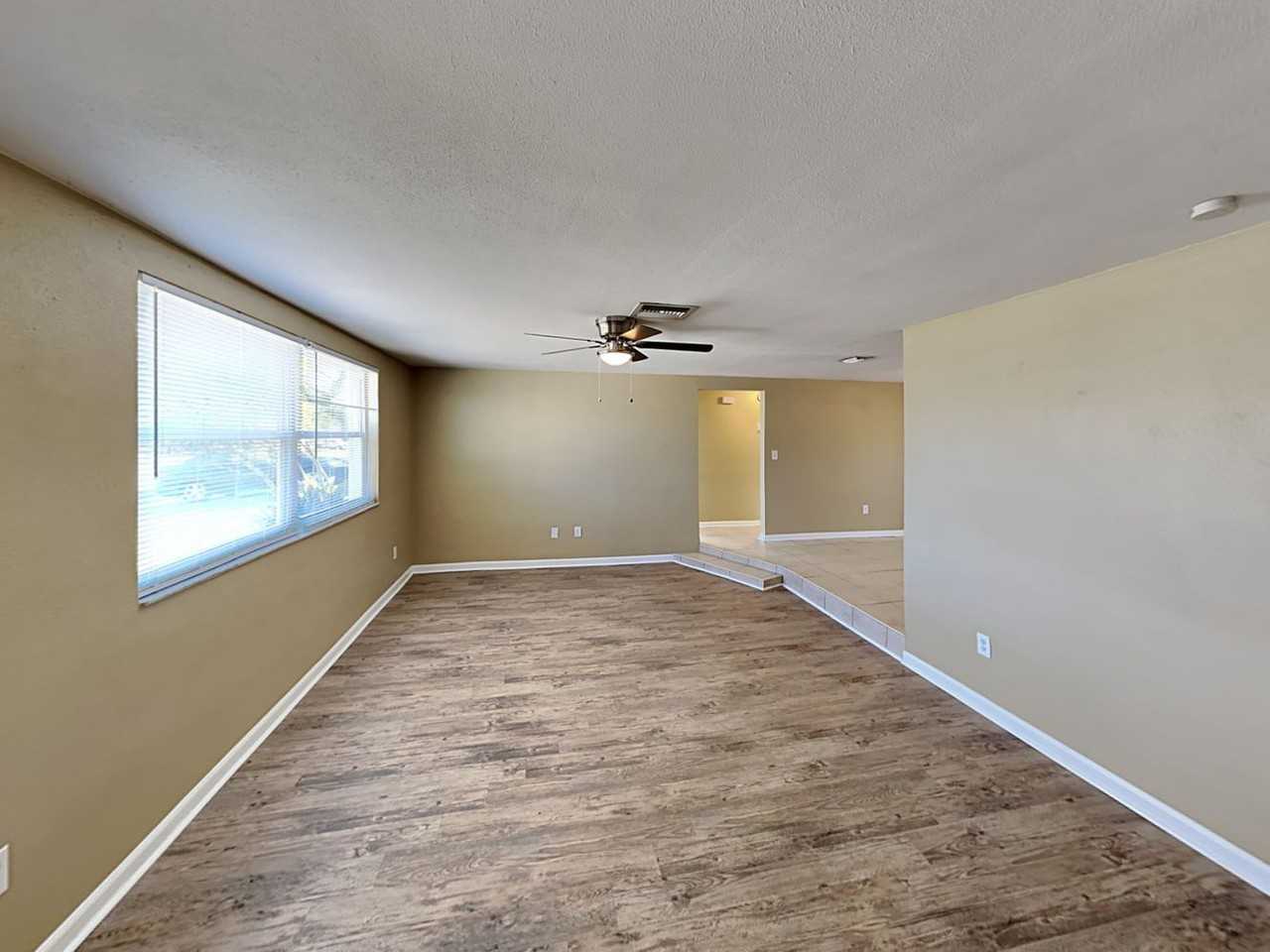 4607 Bowl St - Photo 3 of 18