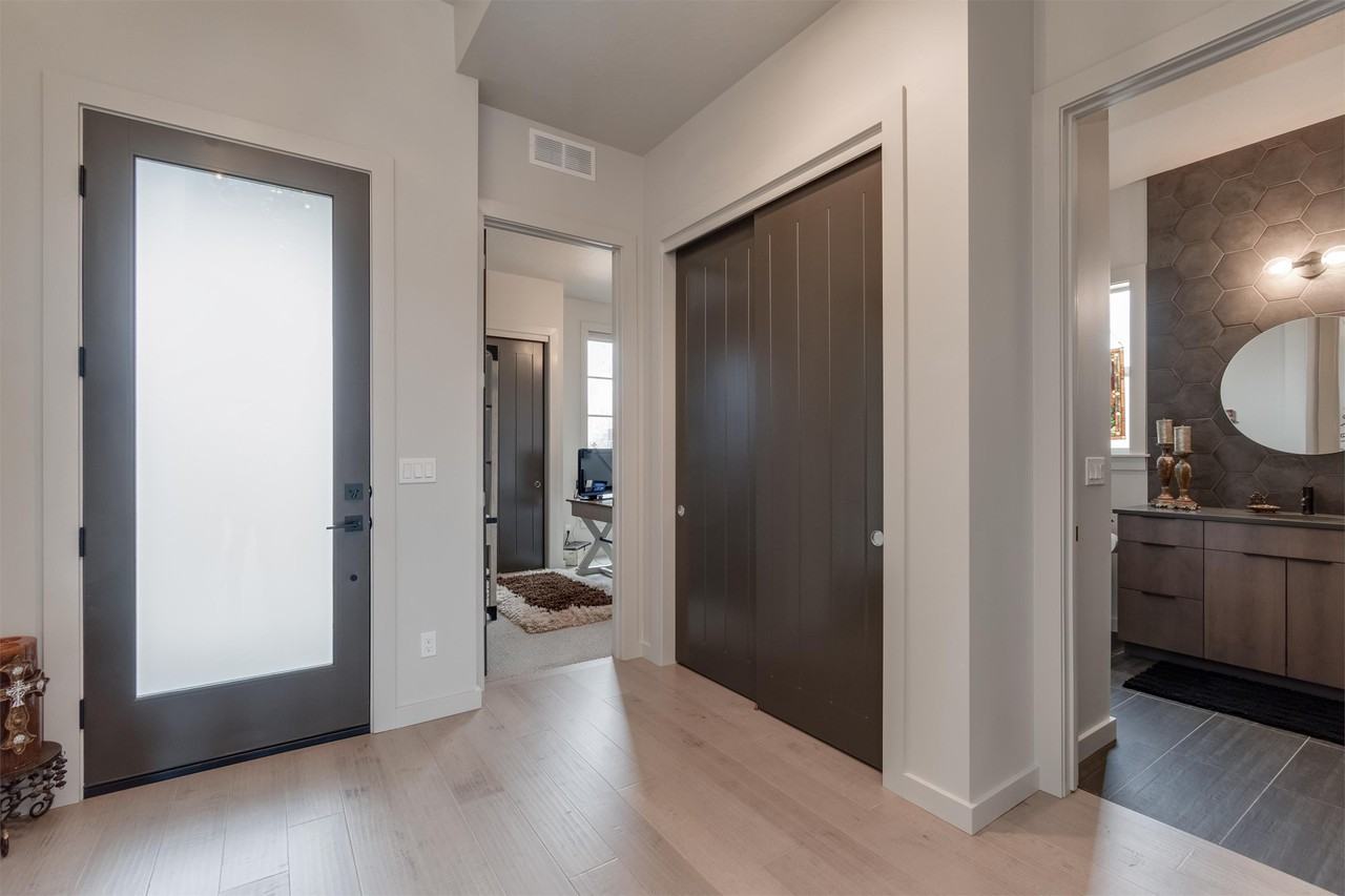 3851 W Crossley Dr #1 - Photo 4 of 29