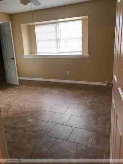 2124 Greenlee Ln #1 - Photo 2 of 23