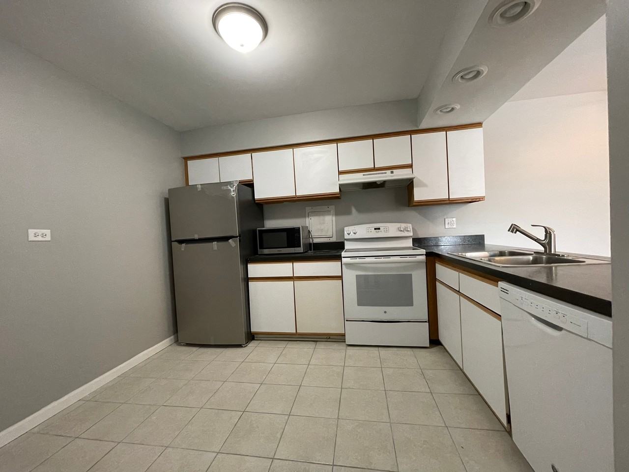 Euclid Ave #2A - Photo 5 of 22