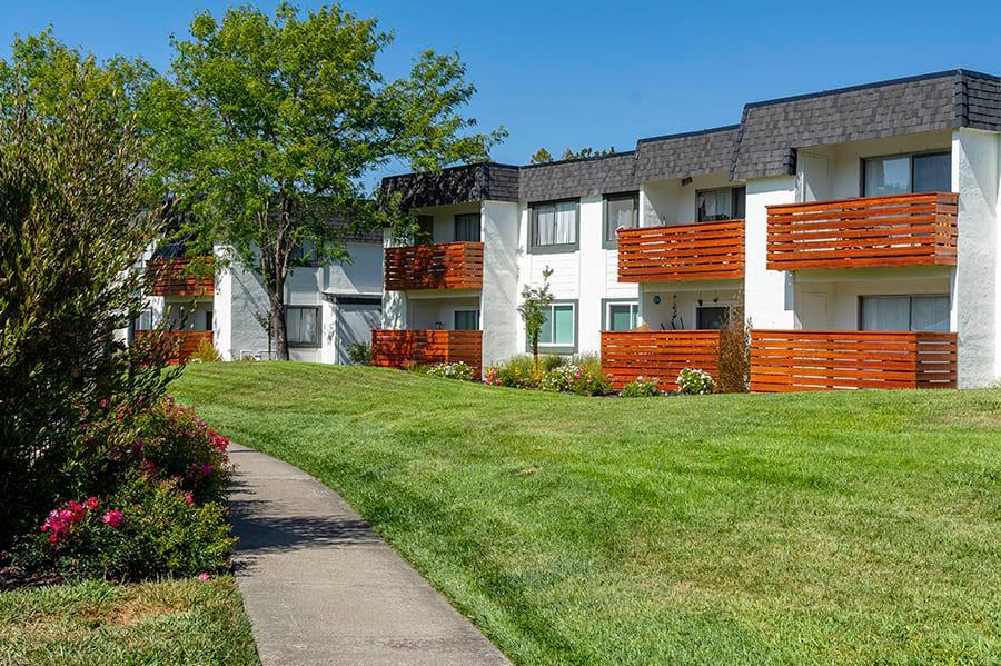 400 Santa Alicia Dr - Photo 6 of 24