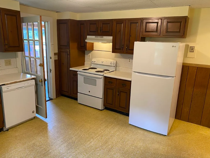 1288 Federal St - Photo 6 of 18