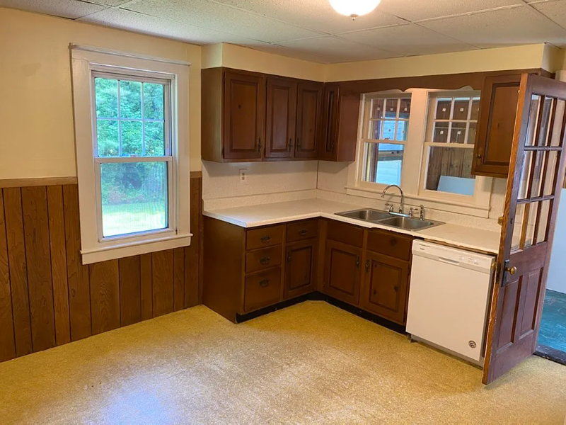 1288 Federal St - Photo 7 of 18