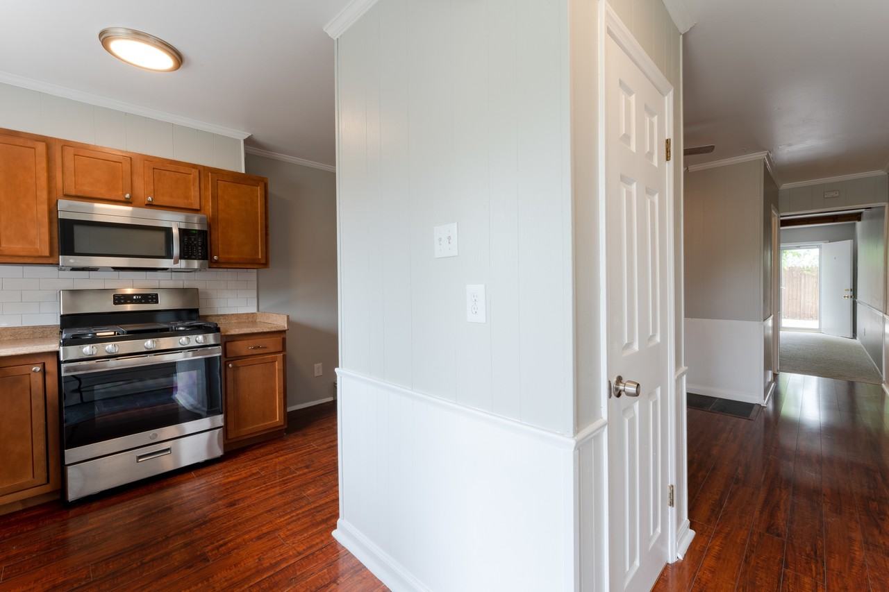 Capital View Townhomes - Photo 3 of 14