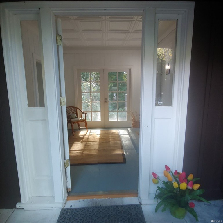 1421 Clinton St - Photo 3 of 19