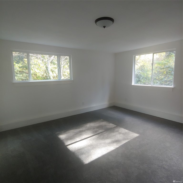 1421 Clinton St - Photo 5 of 19