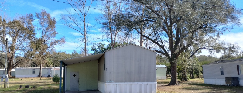 133 Se Laurence Ct - Photo 2 of 13