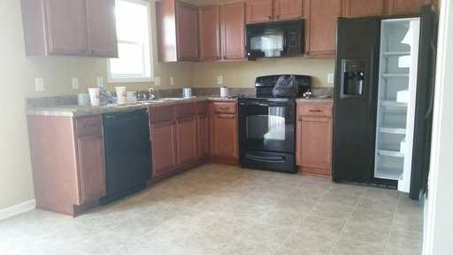 405 Jessica Ct - Photo 3 of 13