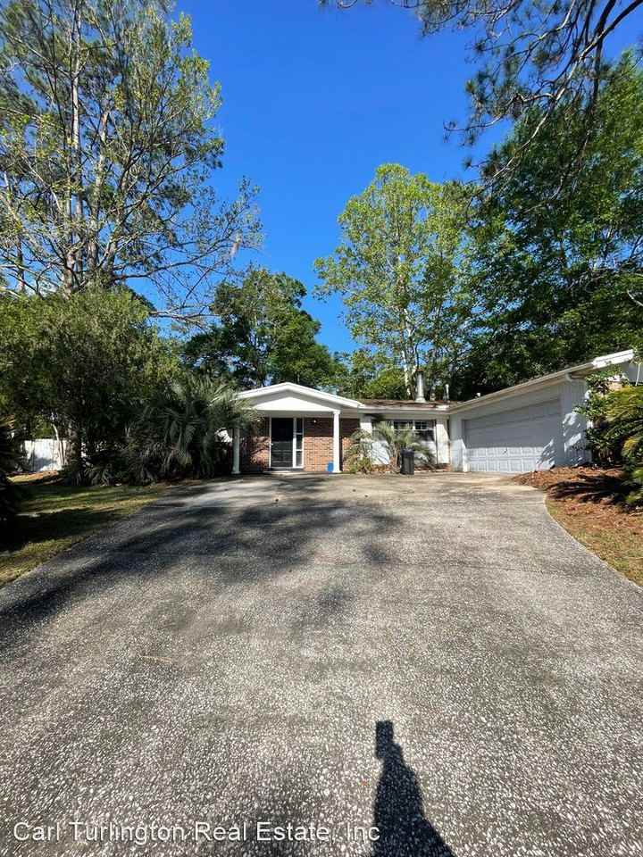 1706 Nw 22nd St - Photo 2 of 19