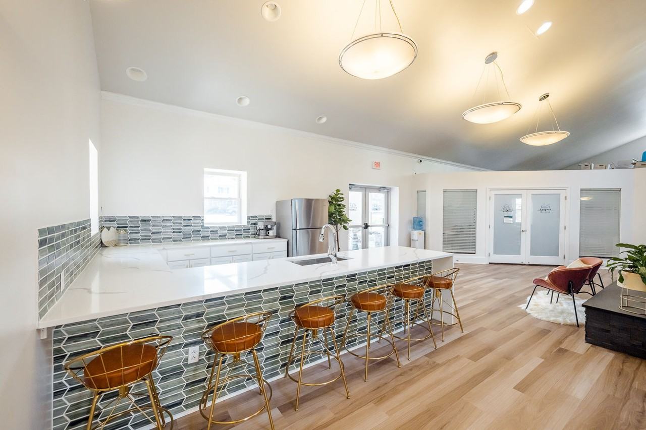 Emerald Gardens - Photo 7 of 50