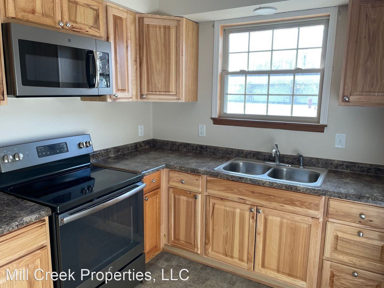 2005,2007 Kennedy Dr - Photo 2 of 11