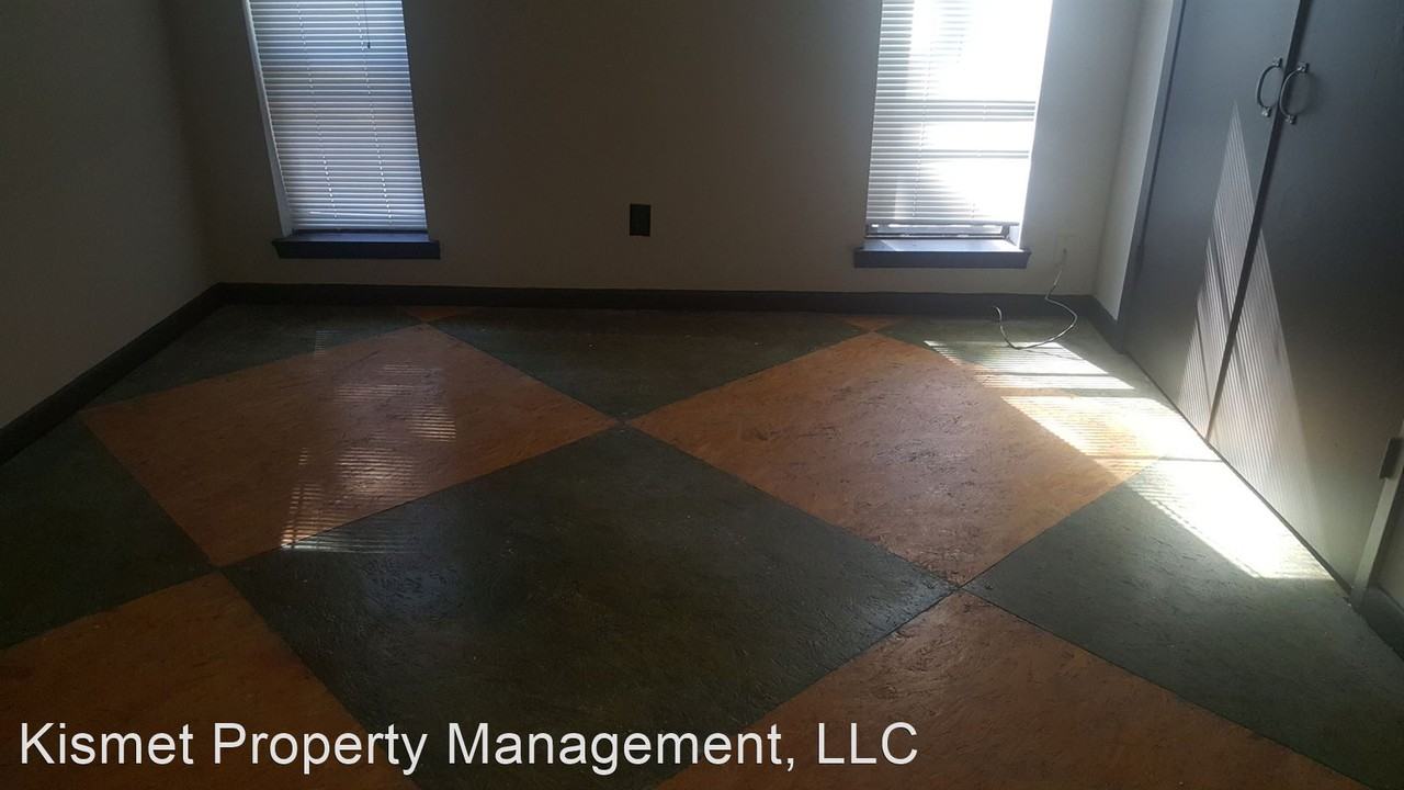 663 Watson St - Photo 3 of 6