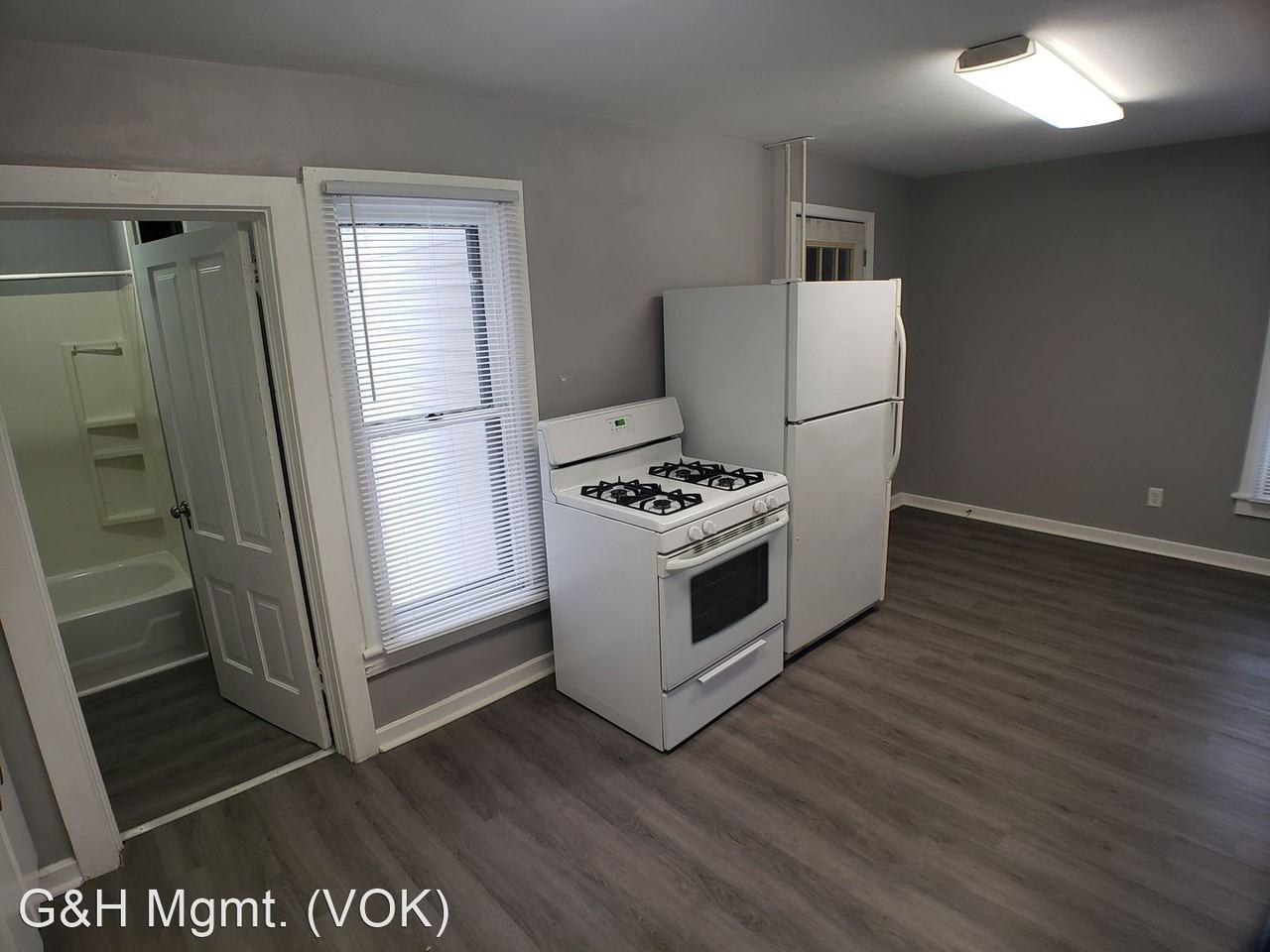 245 Rice Street E - Photo 2 of 10