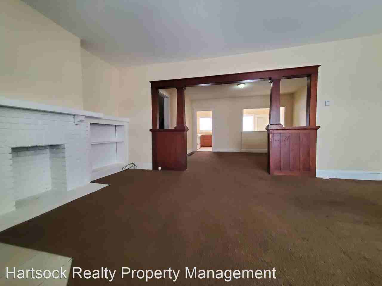 500 W. Elm St - Photo 3 of 12