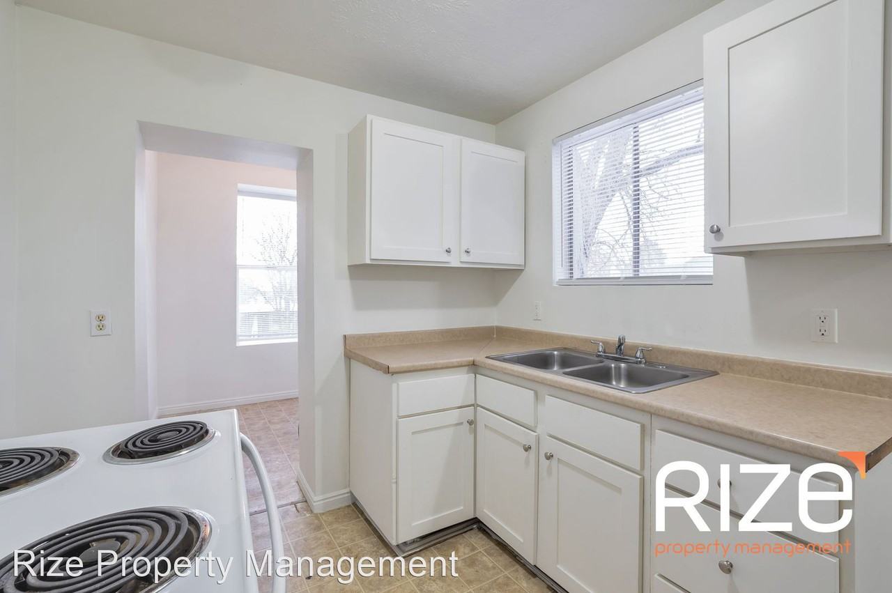 2544 Porter Ave - Photo 3 of 14