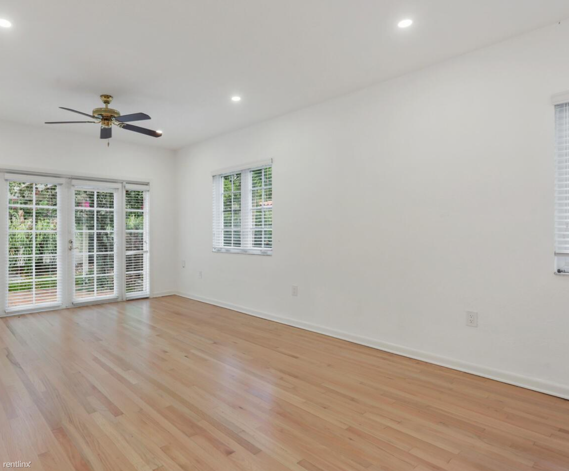 2504 Alhambra Cir - Photo 2 of 8