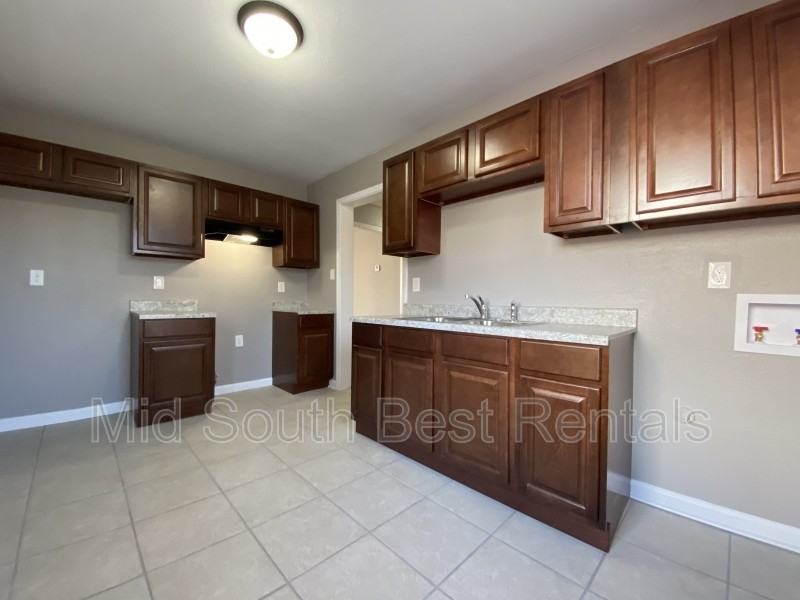 1503 S Montgomery St - Photo 3 of 8