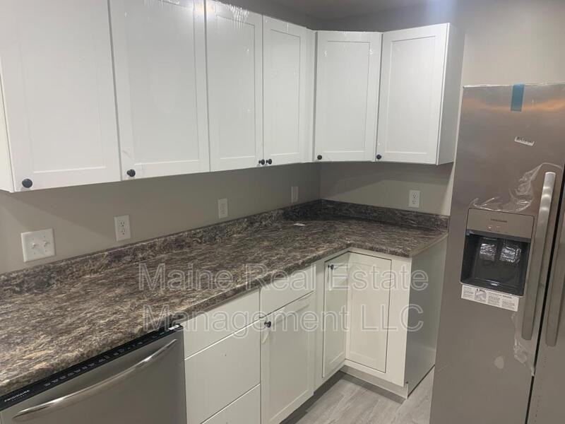 1589 State St - Photo 3 of 12