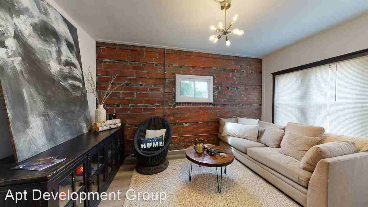 1331 W65th - Photo 3 of 14