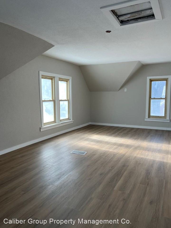 752 Dawson St - Photo 2 of 6