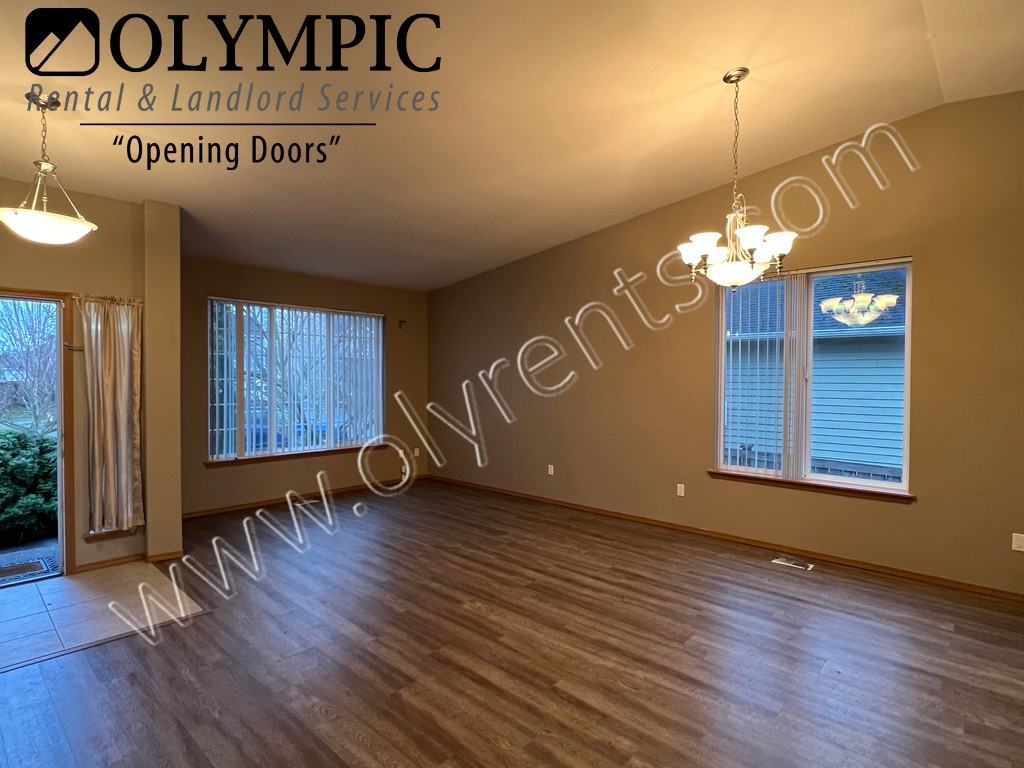 16419 Oakridge Ct Se - Photo 2 of 16