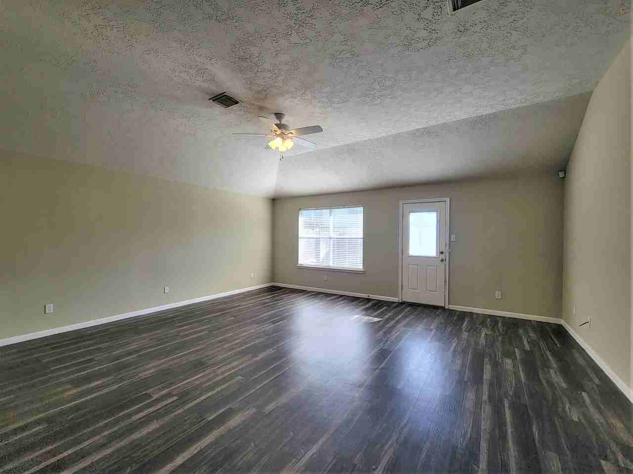 32023 Anne Ln - Photo 2 of 13