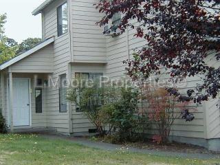 93 Kingsgate Rd - Photo 3 of 16