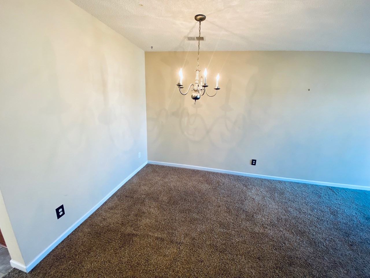 2704 Marengo Ln - Photo 6 of 25