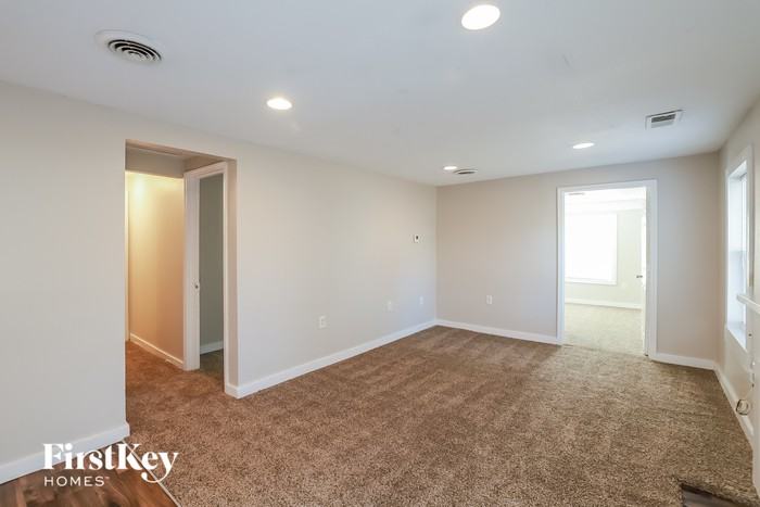 3131 N 56th St - Photo 2 of 15