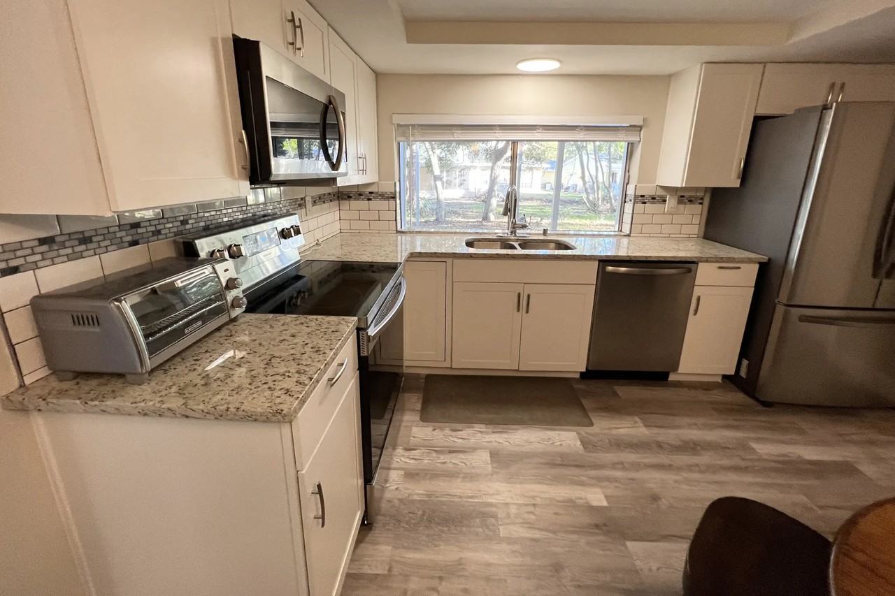 12608 Woodbine Dr - Photo 3 of 15