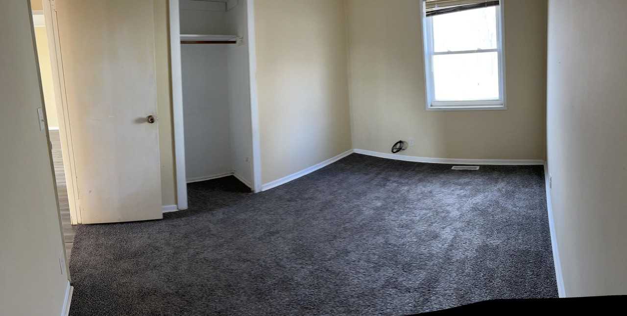 2018 E 7th St #1 - Photo 4 of 9