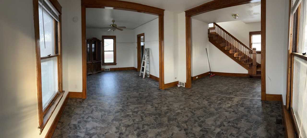 904 6th Ave #1 - Photo 2 of 7