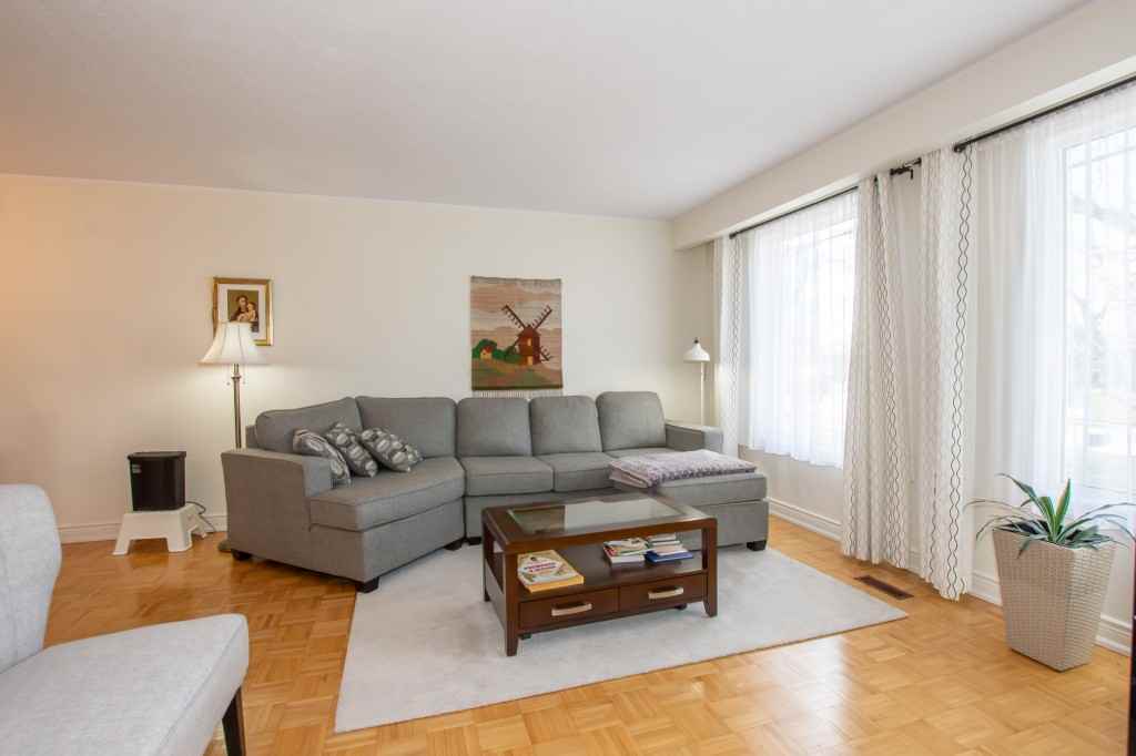 56 Meredith Drive Apartments 56 Meredith Dr, St. Catharines, ON L2M