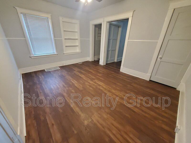 426 S 4th St - Photo 2 of 7