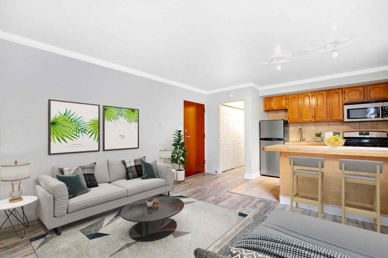 University 16 - Photo 2 of 15