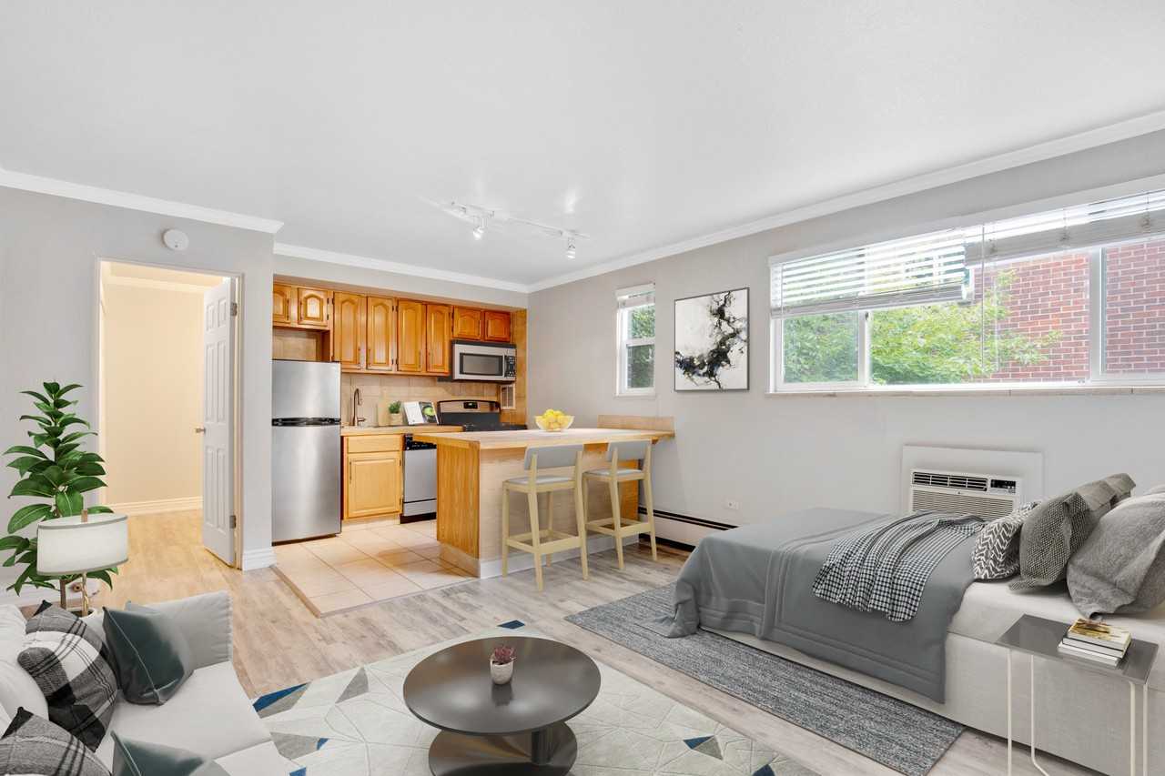 University 16 - Photo 3 of 15