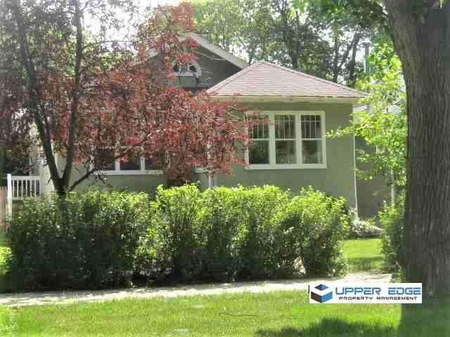 458 Oxford St - Photo 3 of 19