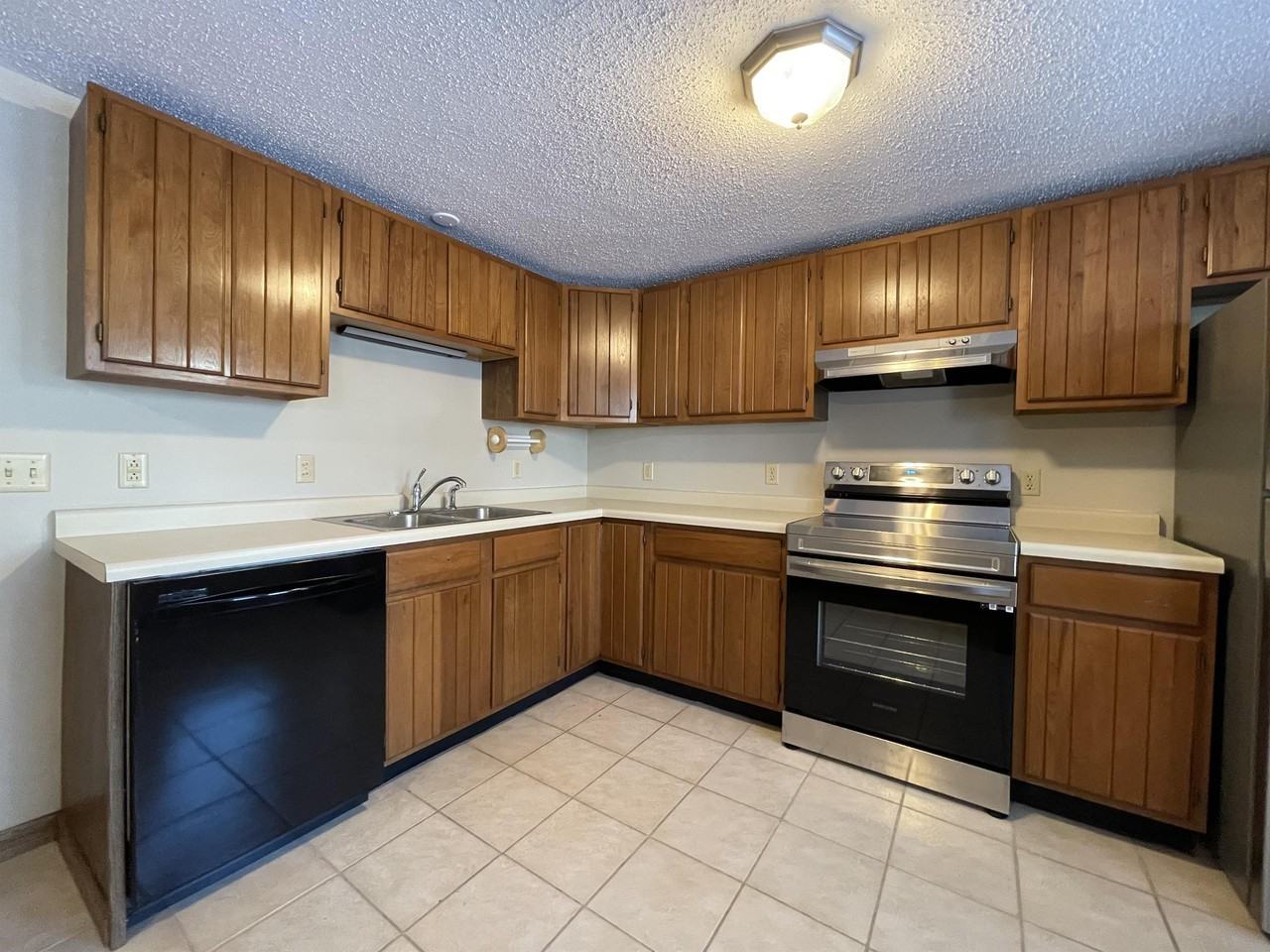 600 E 1st St #600 - Photo 4 of 22