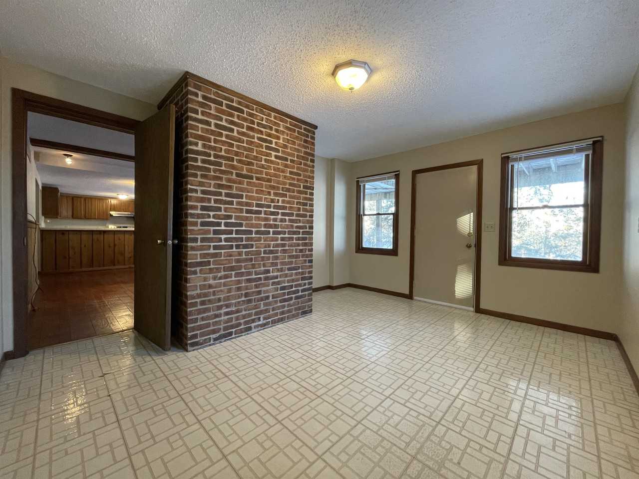 600 E 1st St #600 - Photo 7 of 22