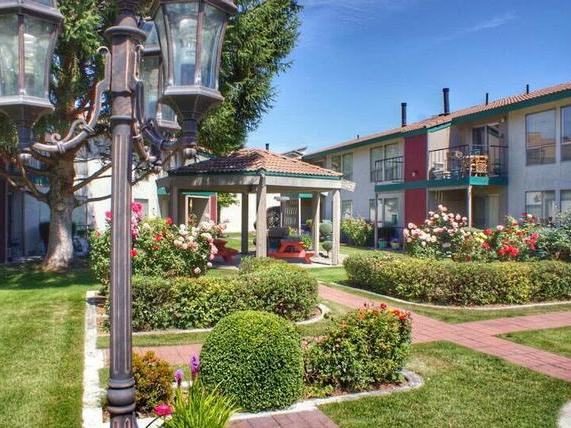 2000 Stevens Dr - Photo 2 of 17