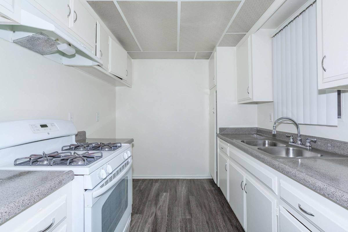 2550 East Ward Terrace - Photo 6 of 12