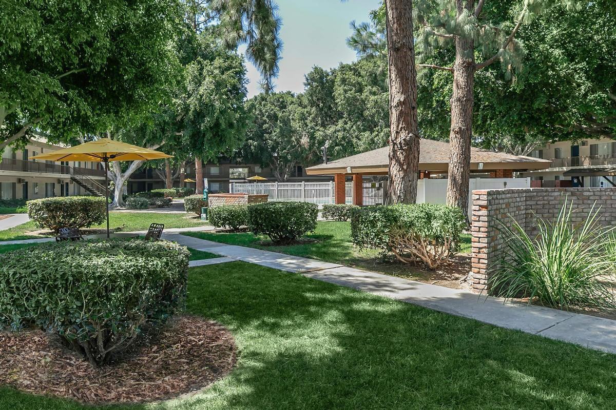 2550 East Ward Terrace - Photo 3 of 13