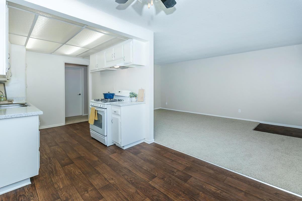 2550 East Ward Terrace - Photo 7 of 12